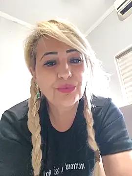 Luna75t from StripChat is Freechat
