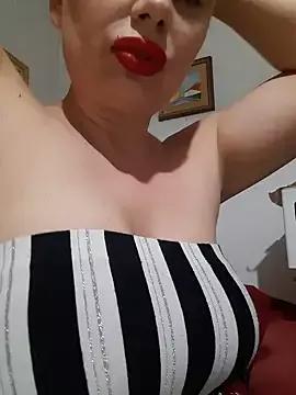luna_14 from StripChat is Freechat