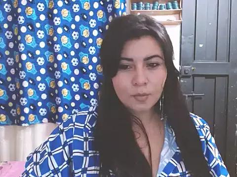 Luna_Indiaa from StripChat is Freechat