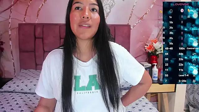 luna_maisonn from StripChat is Freechat