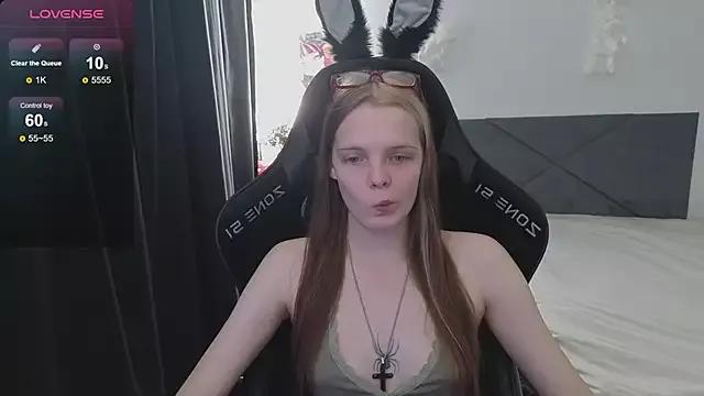 Luna_Navy from StripChat is Freechat