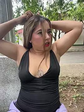 Luna_traviesa_xxx from StripChat is Freechat