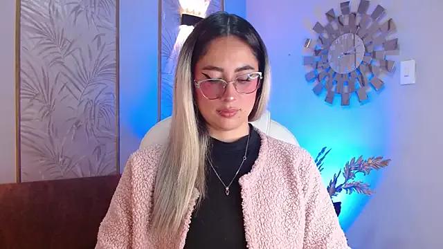 LunaaGrey_ from StripChat is Freechat