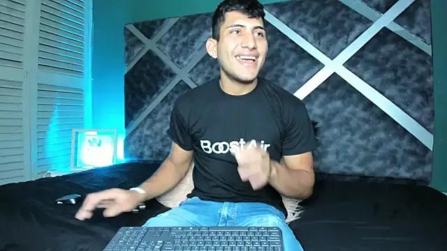 lunaandaxell from StripChat is Freechat