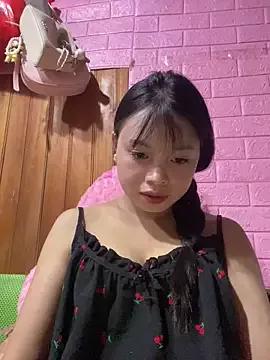 LunaBerry18 from StripChat is Freechat