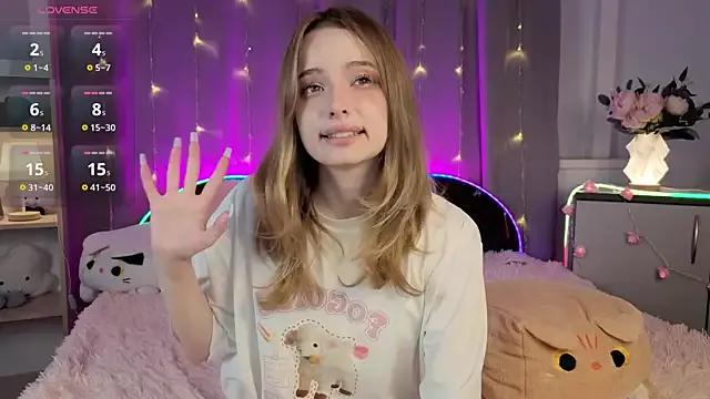LunaDellicia from StripChat is Freechat