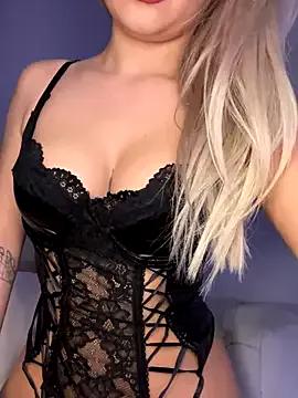 LunaDesireex from StripChat is Freechat