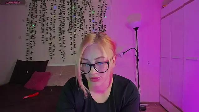 LunaLiss webcams show profile image 