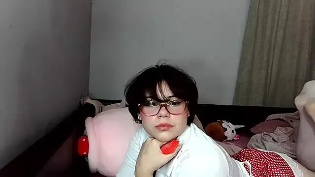 LunaMilav from StripChat is Freechat