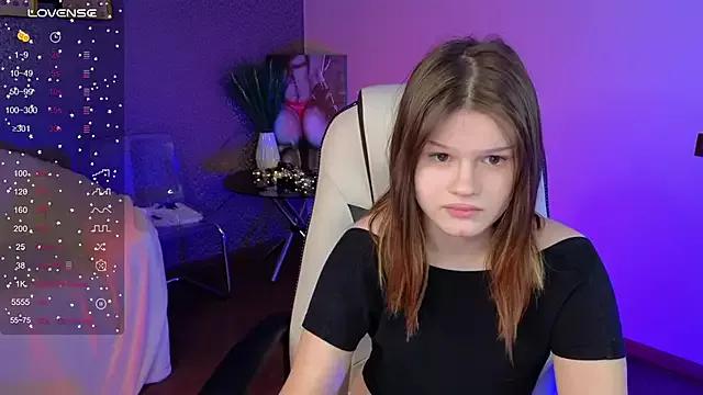 Lunamytrend from StripChat is Freechat