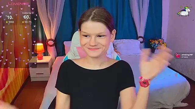 Lunamytrend from StripChat is Freechat
