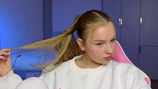 Lunar_Flare webcams show profile image 