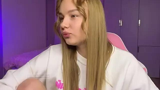 Dirty chat webcam: explore liveshows with versed models, from laying bare to fetishes, in a variety of sexy free adult webcams.