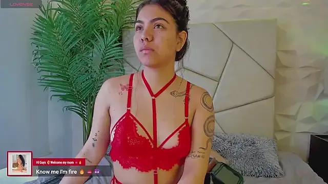 LunaRiddle from StripChat is Freechat