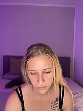 lunawolf21 from StripChat is Freechat