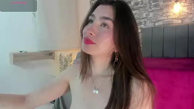 LuneDeLumiere from StripChat is Freechat