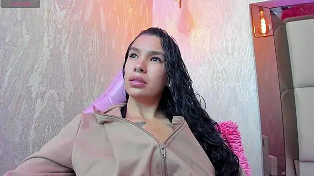 lunna-russh from StripChat
