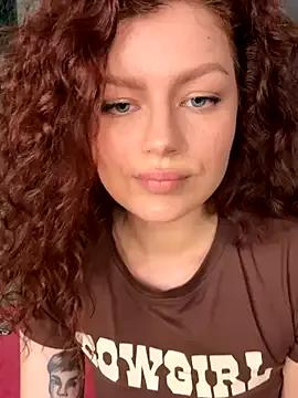 Lunna_reed from StripChat is Freechat