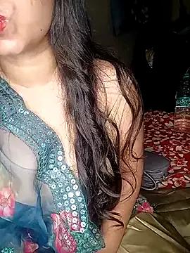 Lusty-radhika from StripChat is Freechat