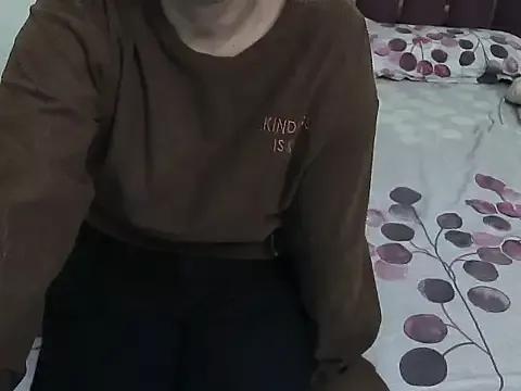 lusty_catpussy from StripChat is Freechat