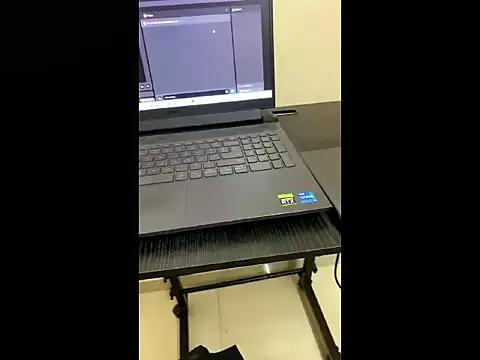 LuvLayla from StripChat