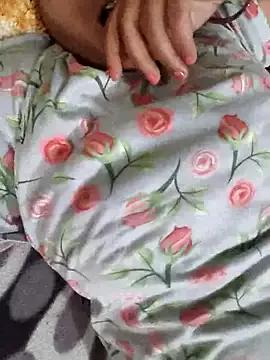 Luxneha webcams show profile image 