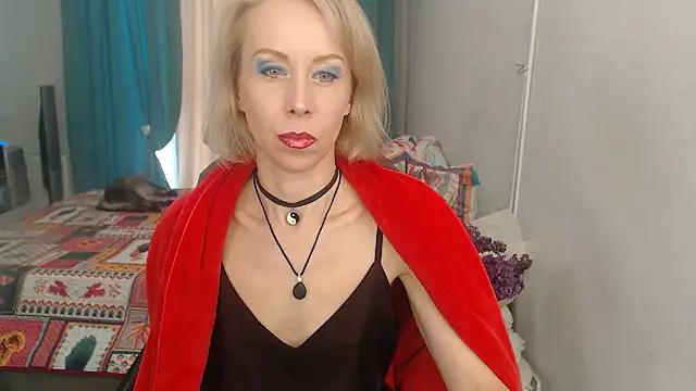LuxuryNika from StripChat