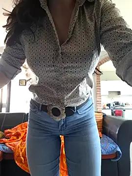 luxxe25 from StripChat