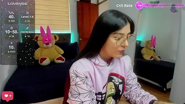 Luxxur69 from StripChat