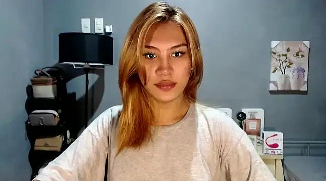 luxxy_grand from StripChat