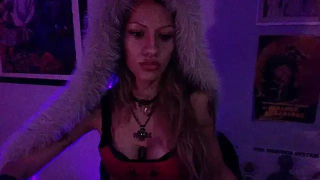 Luxxylola webcams show profile image 