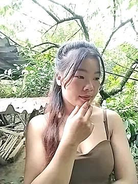 lylylove from StripChat