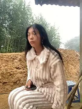 LylyOx9 from StripChat