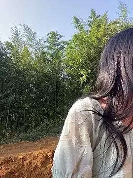 LylyOx9 from StripChat