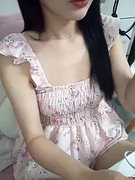 Lynda_2x webcams show profile image 