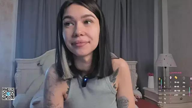 LynnGravlin from StripChat is Freechat