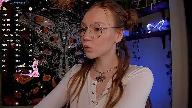 lyra_thenymph from StripChat is Freechat