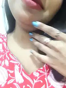 Maahhii_2 from StripChat