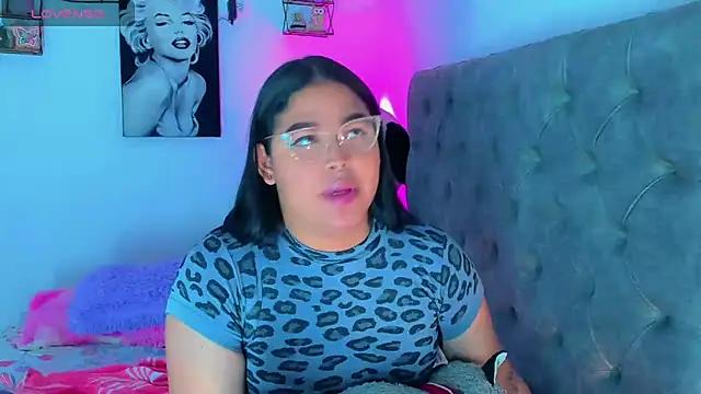 mabellfox from StripChat is Freechat
