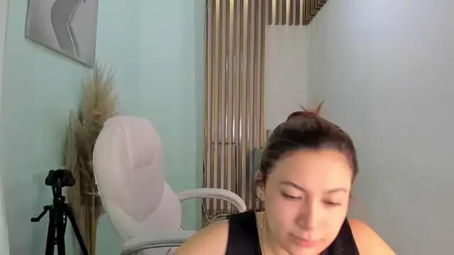 MacarenaRosse from StripChat is Freechat