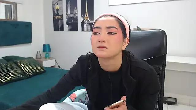 madame_lottie from StripChat