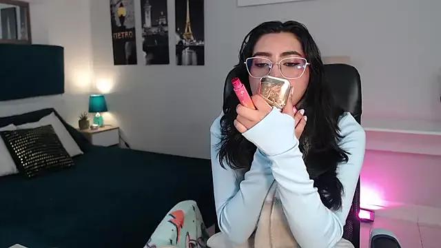 madame_lottie from StripChat