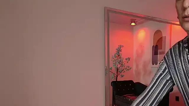 Madame_scarlet from StripChat