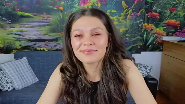 MadameDeFeu from StripChat