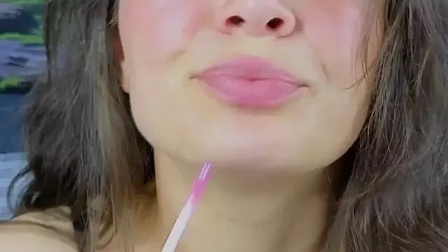 MadameDeFeu from StripChat