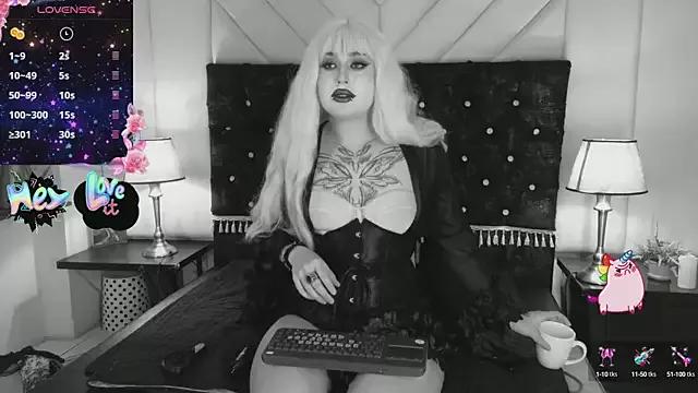 Madamexravenx from StripChat is Freechat