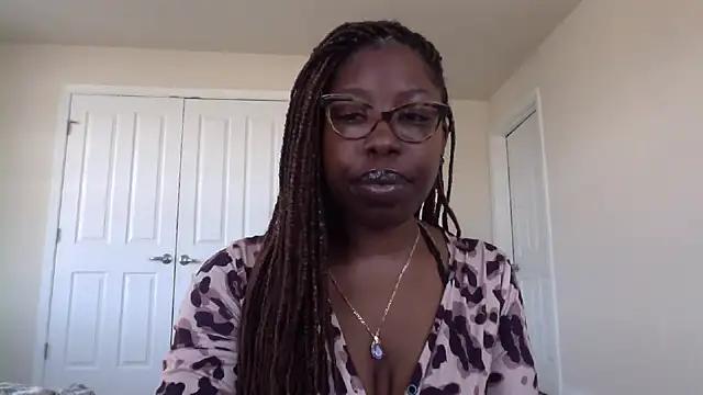 MadamIndigo from StripChat