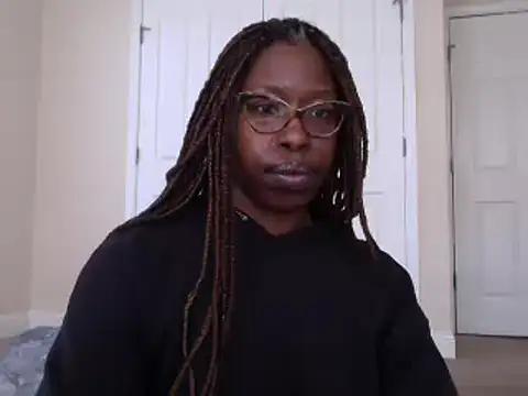 MadamIndigo from StripChat