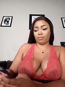 MadamPinky from StripChat