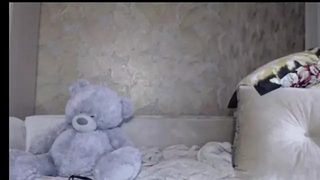 madamss12 from StripChat